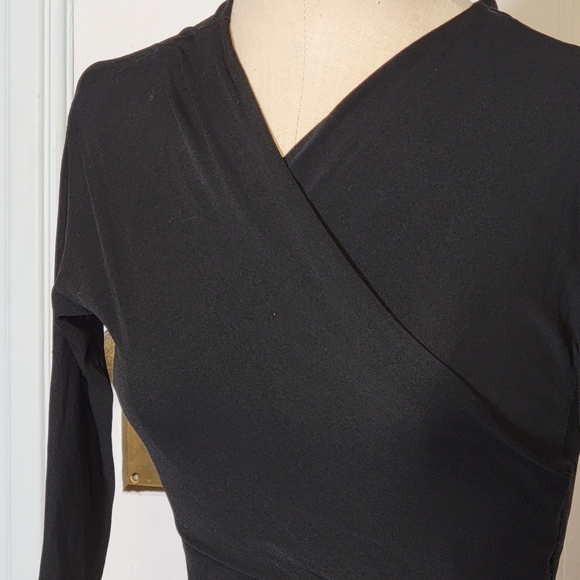Vintage black stretchy 3/4 sleeve crop top with v neck. Small. - Picture 5 of 6